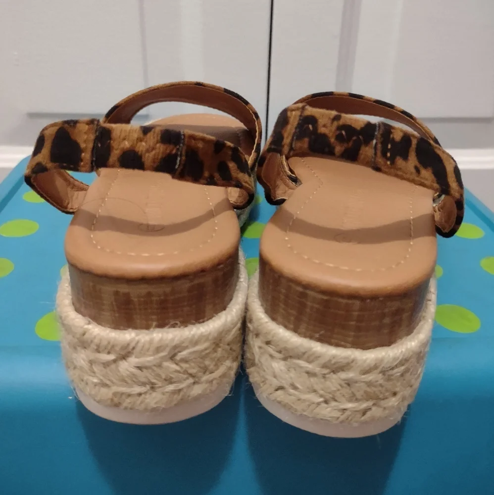 Leopard Print Espadrille Peep Toe Platform Sandals New Size 6